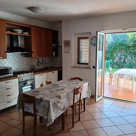 La Casa Di Ale * Latina
