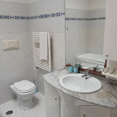빌라 La Casa Di Ale 라티나