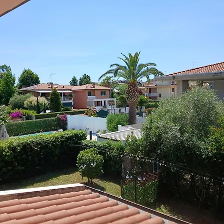 La Casa Di Ale 빌라 라티나