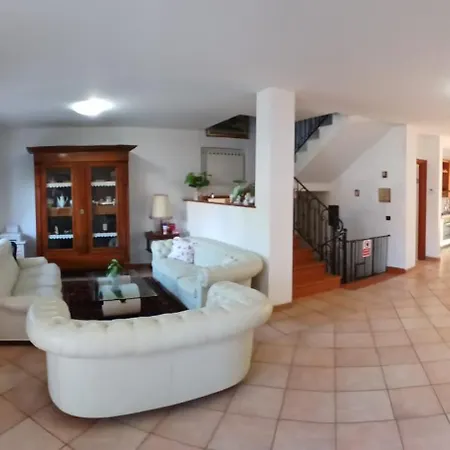 Villa La Casa Di Ale Latina